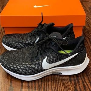 Nike Air Zoom Pegasus 35. New in box. Womens 6